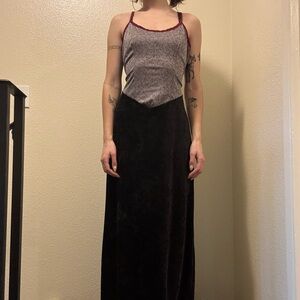 Elegant Black Velvet Women's Dress with Rose detailing